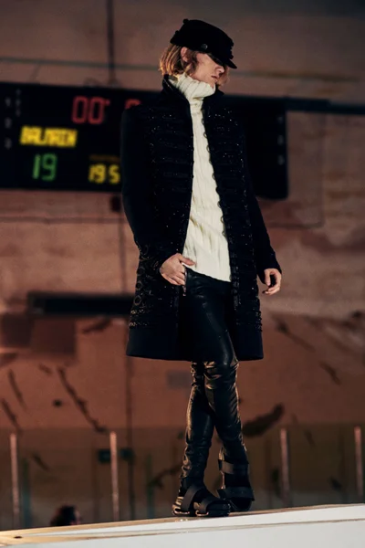 Look 10